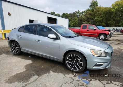 2017 Volvo S60 Dynamic z USA, uszkodzony, nr VIN YV140MTL8H2431422